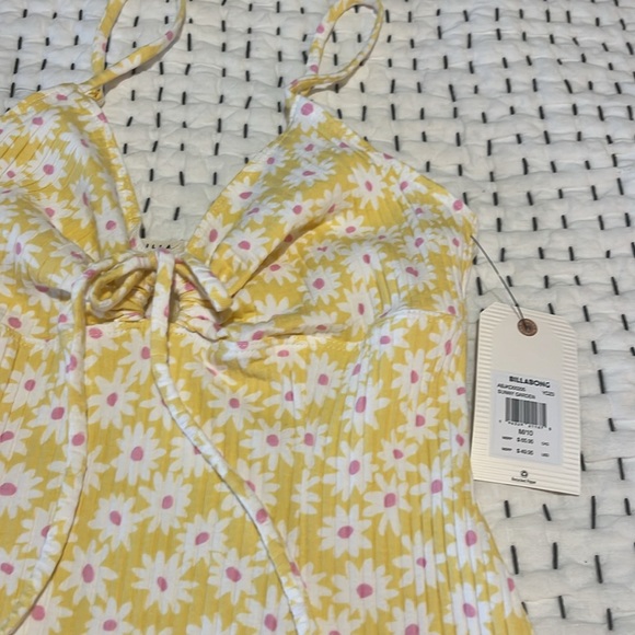 NWT! Billabong Sunny Garden Dress, size medium - Picture 2 of 3